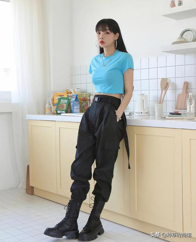 比“吊带”还撩的短上衣来了！男朋友都把持不