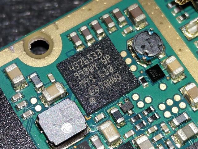 內置機械硬盤！諾基亞曾經的黑科技手機N91詳細拆解+硬件簡單分析