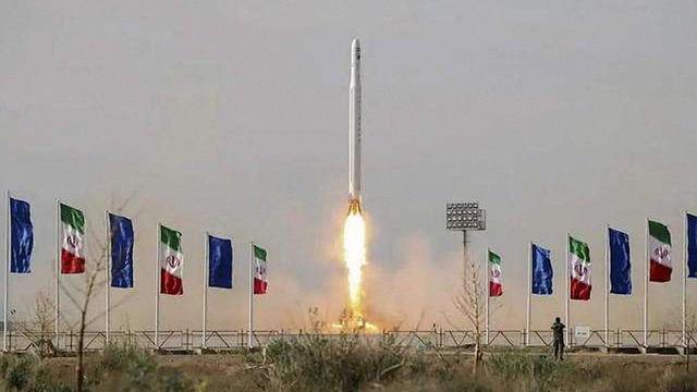 美国“大威胁”升空！伊朗“光明号”发射成功