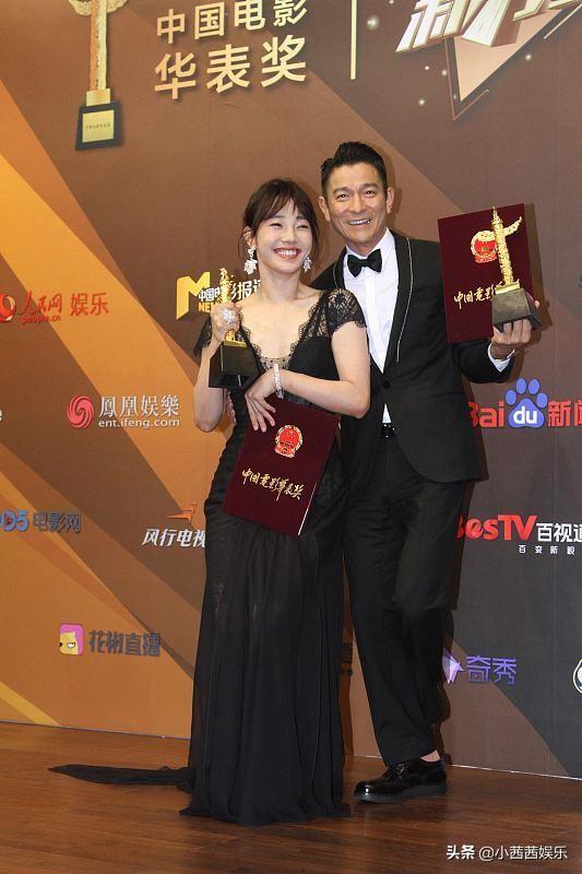 刘德华与谁合影都微笑，但是在她面前，却连“天王形象”都不顾了