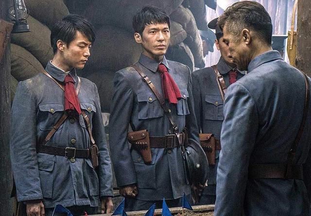 南昌起义时，他救了林彪一命，后来却偷了几根金条，当了叛徒