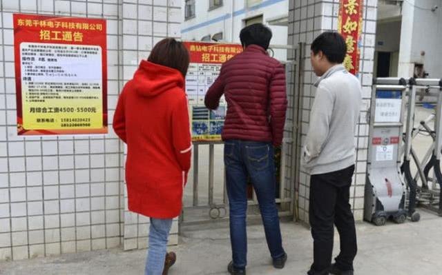 高二学生在东莞打工，被迫从二楼跳窗逃跑！网