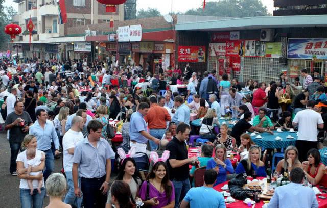 一口气设3个首都，创下全球唯一，网友：这是在搞“三国演义”？