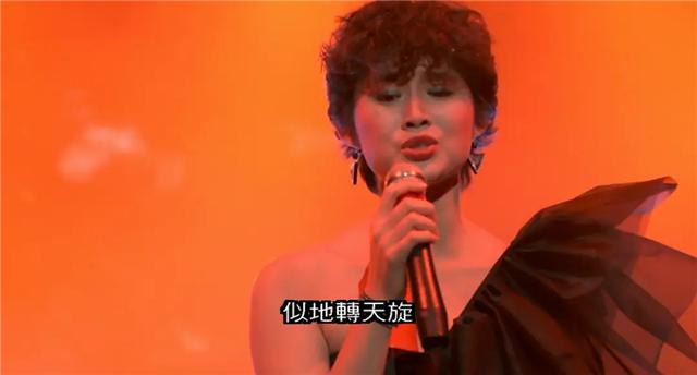 �ư���2��д������Ϸ��������û��һ��̨�ʣ������ж���һ����