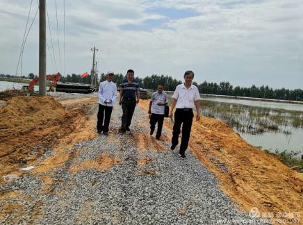 湖北黄梅诗人：防汛抗洪，举笔作诗数千首，弘扬时代正气