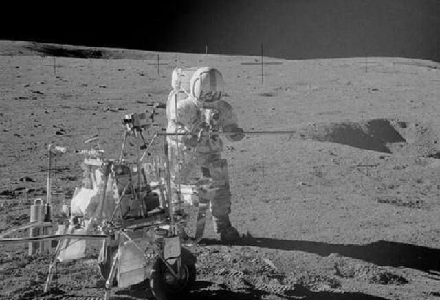 人类扔在月球上的96袋纸尿裤，历经半个世纪，成