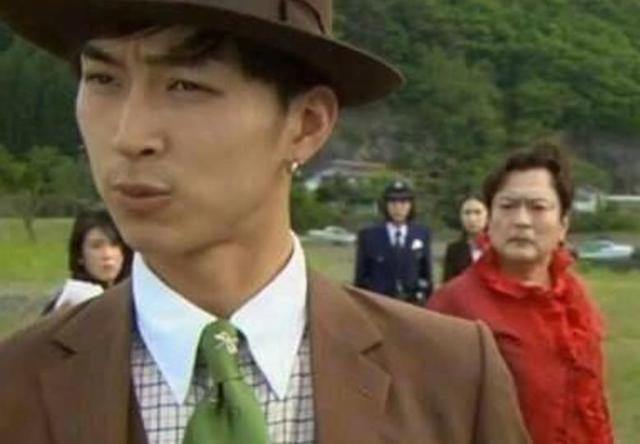 盘点那些比男人还会撩的女扮男装角色，网友：不掰弯不要钱