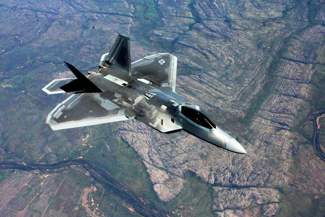 16年内摔了5架！F22只剩最后182架，未来可能还要