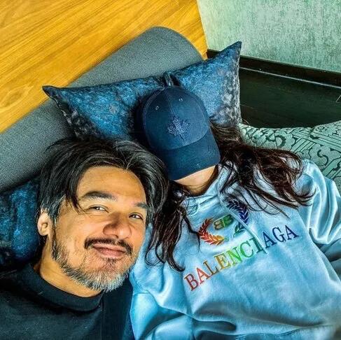 舒淇冯德伦久违秀恩爱，两人贴头同框超甜蜜，和林熙蕾夫妇聚会