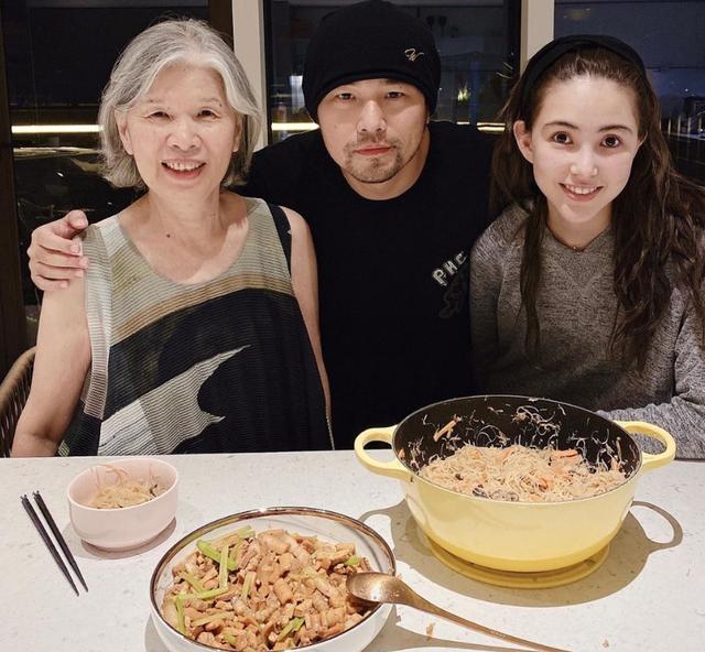 监控|周杰伦被用监控拍照 店员道歉：开始觉得他太胖不像