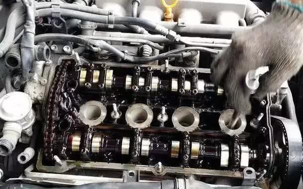 汽车积碳越来越严重怎么办？老司机分享三个绝招，新手屡试不爽