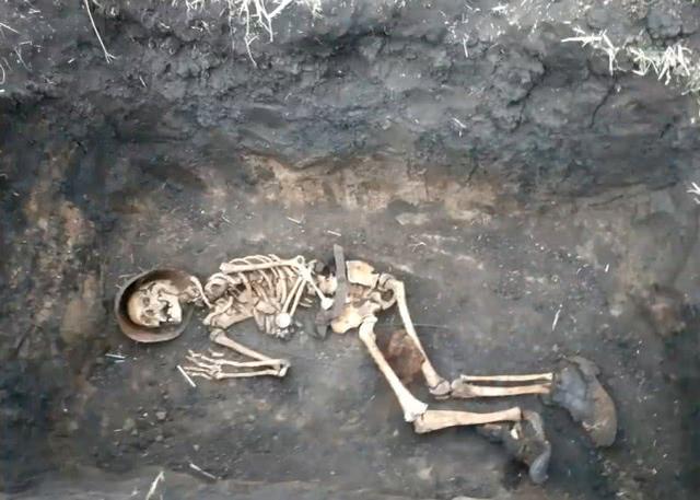 二战中苏联红军损失866万人，至今还能发现战士的遗骸，画面惨烈