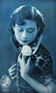 看过影后胡蝶的珍藏老照片，才知道什么是昔日