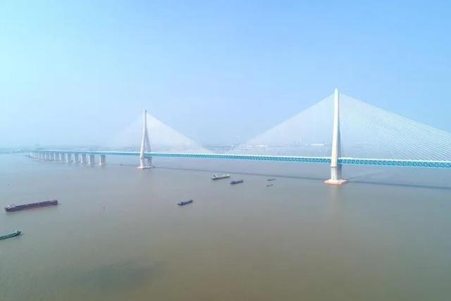 “基建狂魔”又来了，这座“千米级”大桥建造技术令世界惊叹！