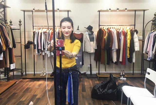 淘宝卖家2000块买达人号，直播一月卖了10单，不