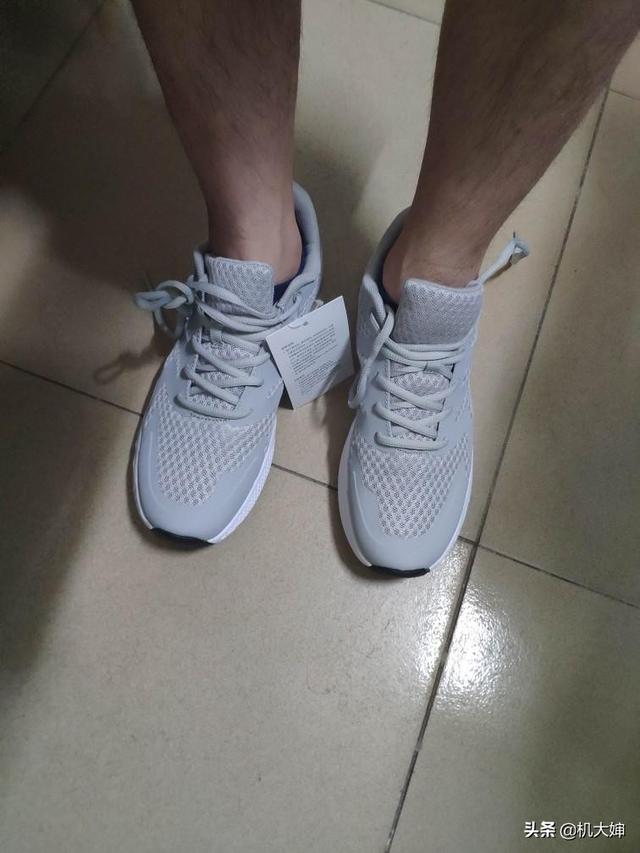 小米有品上架“裸奔”感跑鞋！147g，99元3000+好评