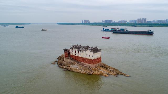 中国"最坚强建筑"——湖北鄂州观音阁，屹立700年不倒，似乎在坚守一份约定