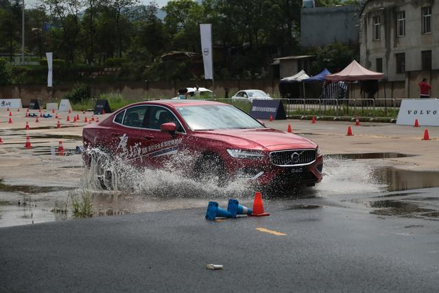 你看不见的VOLVO安全 驾域2020沃尔沃全系驾控体验日昆明站