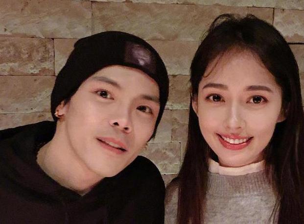 向佐生日发文表白妻子：我会尽快到你身边，郭碧婷的回复略显敷衍