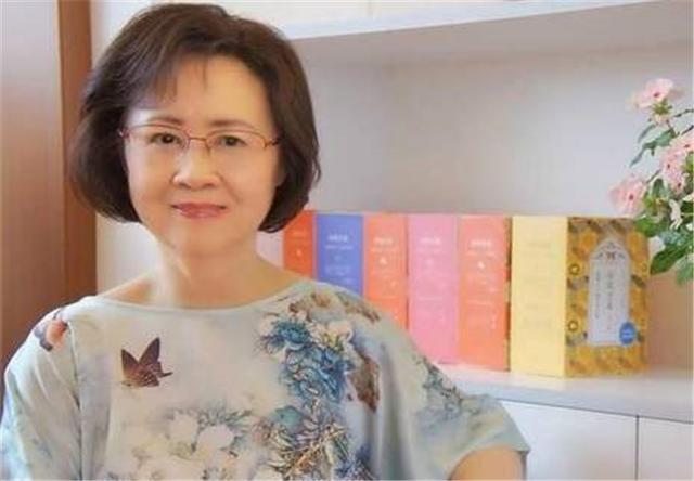 和家人一块自杀，和有妇之夫相恋，琼瑶人生比琼瑶剧更“毁三观”