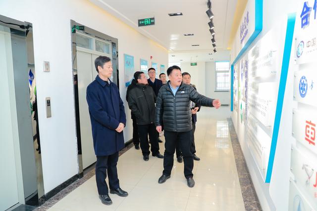 济南新材料产业园区管委会主任陈西武到机械制造类企业调研