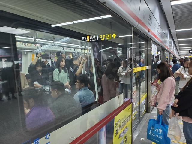 郑州地铁连创新纪录，“问题”很明显？