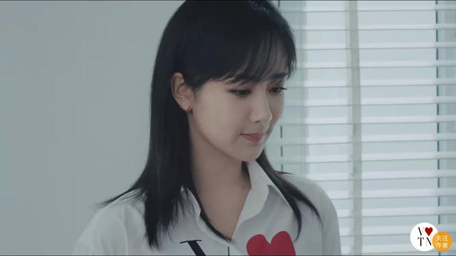 杨洋杨紫七夕限定广告片！杨紫衣服太丑，不妨碍偶像片氛围