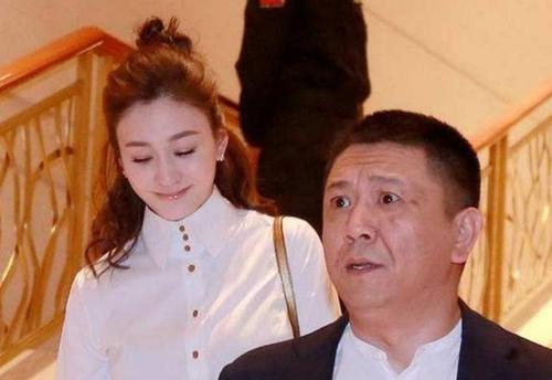 李小冉：第二段恋爱遭威胁，第三段男友被砍，最终嫁给平凡生活