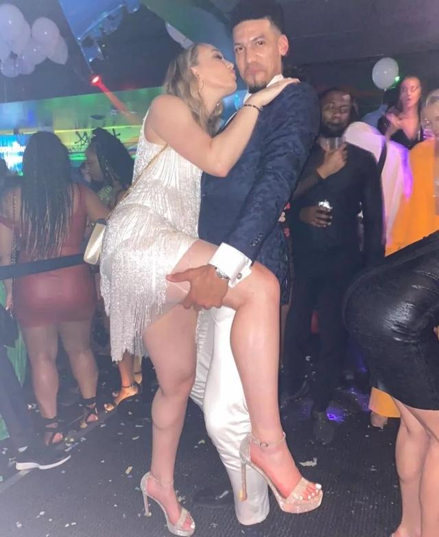 皇阿玛终于结婚了！当年的超污组图真的闪瞎眼