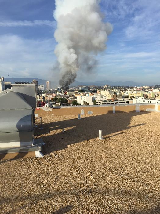 突发 洛杉矶市中心爆炸 现场腾起蘑菇云