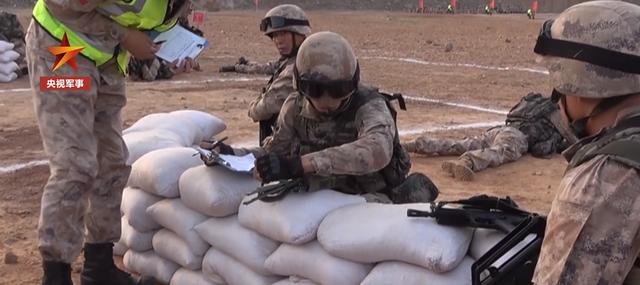 不愧是解放军首个海外基地，整建制穿上新迷彩，隐蔽效果远超07