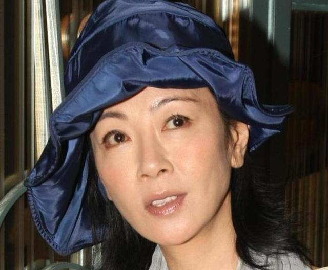 投身三级片，抛弃郭富城，叛逆袁洁莹为何变成同性恋？