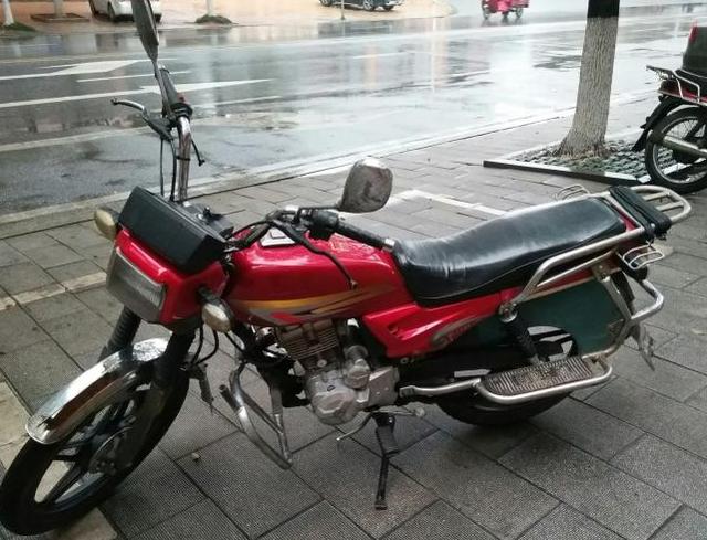 国产豪江又放大招！前后碟刹+CBS，国四排放售价不到9千