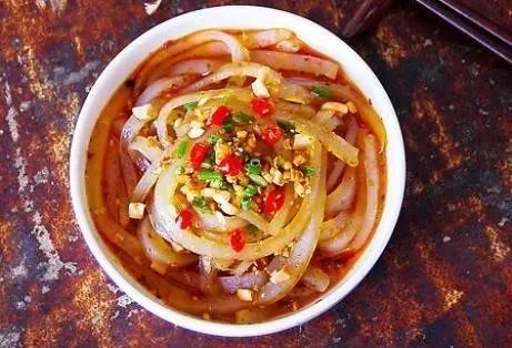 一到夏季就没胃口？那就来一碗凉粉开开胃吧~做