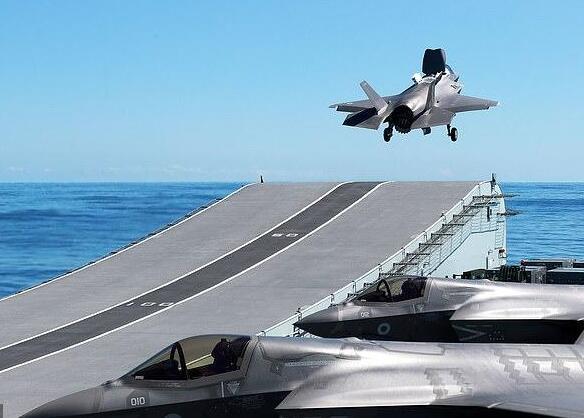 英国高调宣布，女王号航母将部署至南海，英网友：成移动活靶子