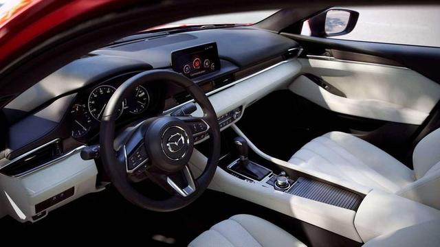 都是2.5L自然吸气发动机，丰田凯美瑞和马自达阿