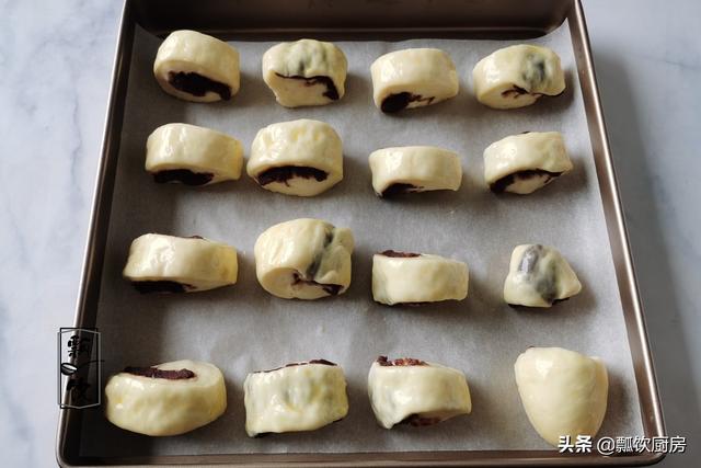 宝宝一只手能抓握的软甜小面包，暄软香甜不浪费，孩子吃着没扔头