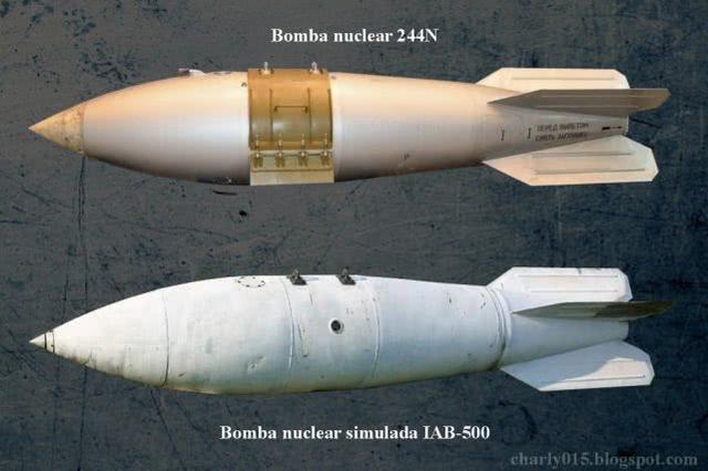 战斗机挂核弹巡航，俄军太疯狂！我军也曾有，