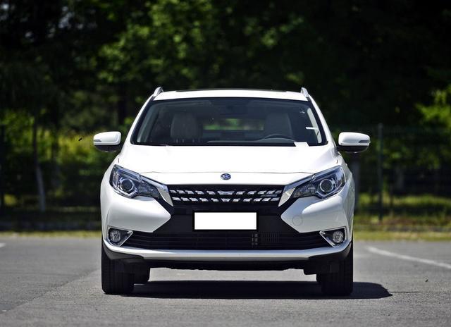 这款国产轿跑SUV颜值很高，价格一降再降，依然