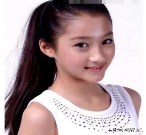 杨紫17岁，郑爽17岁，关晓彤17岁，看到虞书欣：