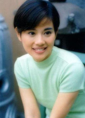 被父母利用，遭闺蜜欺骗，无法生育的她如今被