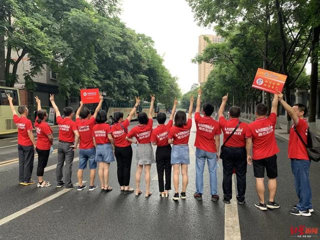 高考首日，带你去现场看看！四川嬢嬢为考生加油各放大招