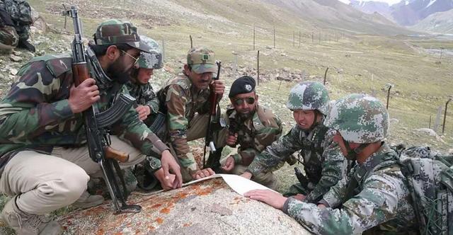 中巴友谊有多深？巴基斯坦兄弟越过国界线，喊