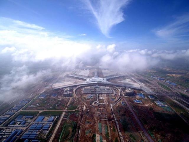 青岛新机场建设传来新消息，机场综合商务中心计划年内开建