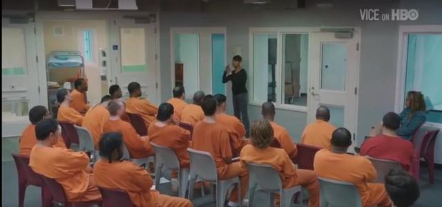 全球反家暴的艰难尝试:女性摆脱家暴到底有多难?| 周末谈