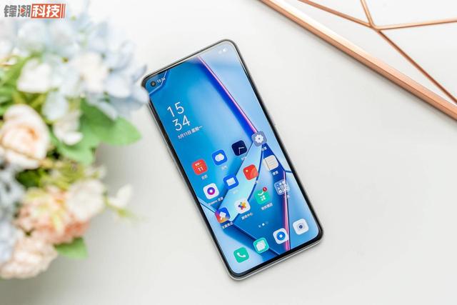 超级玩家配色上新：OPPO Ace2 极光银图赏