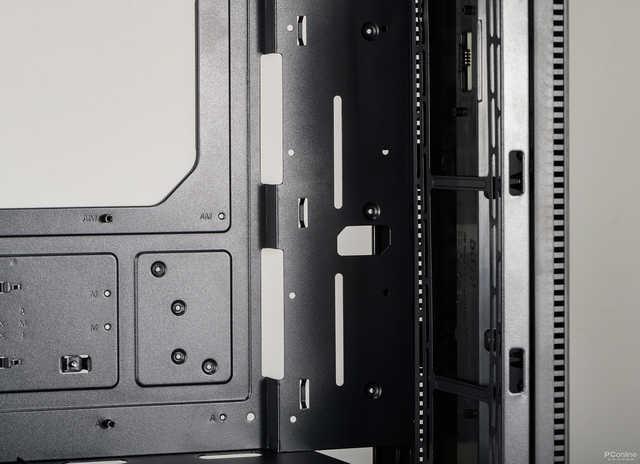 半侧透又贵又丑？200块的全景侧透机箱了解一下