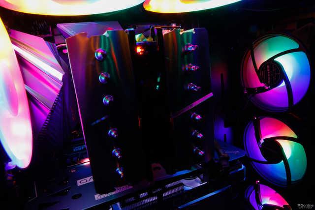 半侧透又贵又丑？200块的全景侧透机箱了解一下