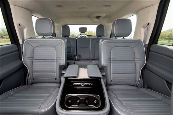 全新林肯领航员Navigator L长轴版与全新林肯领航员