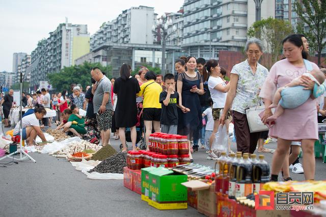 地摊走起！自贡人熟悉的烟火气又回来了